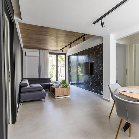 Varkiza Luxury Suites By Raise Vari  Exterior photo