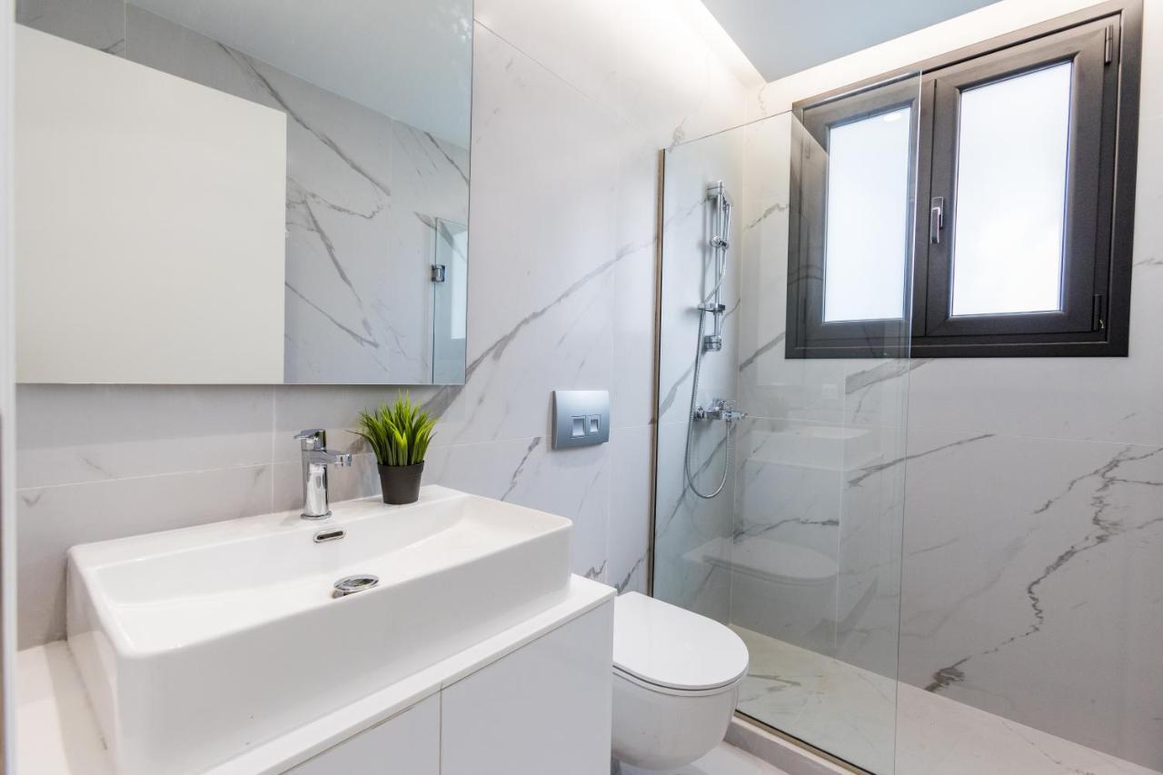 Varkiza Luxury Suites By Raise Vari  Exterior photo