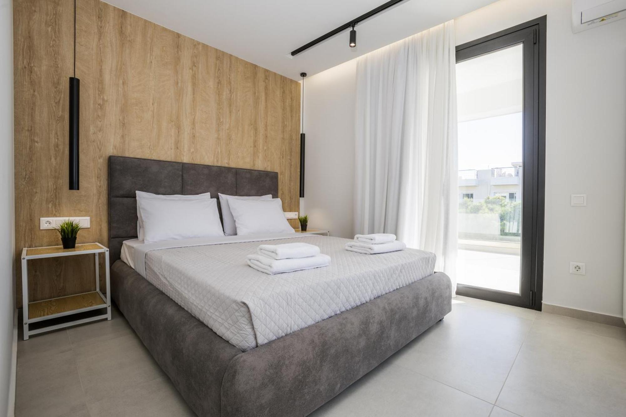 Varkiza Luxury Suites By Raise Vari  Exterior photo