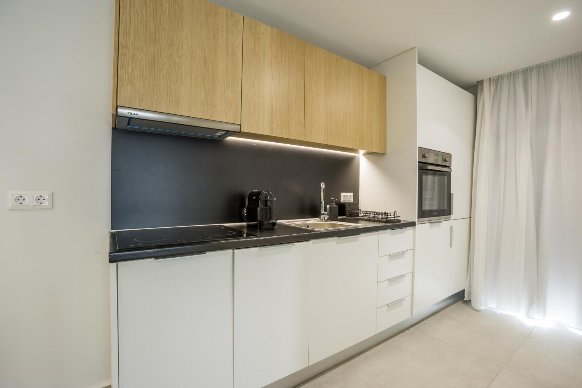 Varkiza Luxury Suites By Raise Vari  Exterior photo